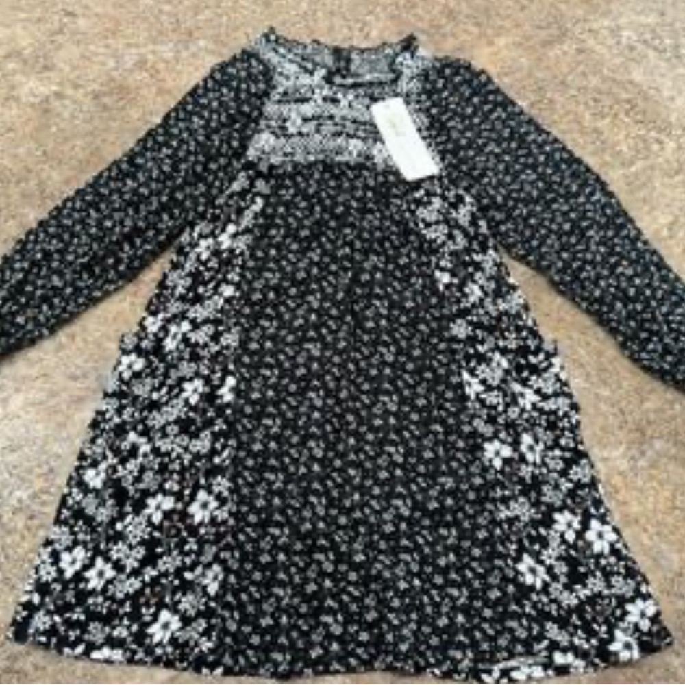 Peek Floral Mock Neck Smocked Dress in Black/White Size 6/7 USED